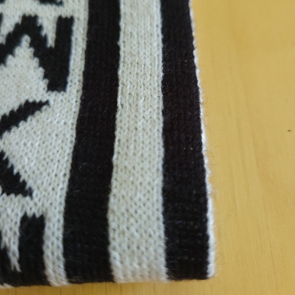 Michael Kors Scarf - Picture 2 of 4